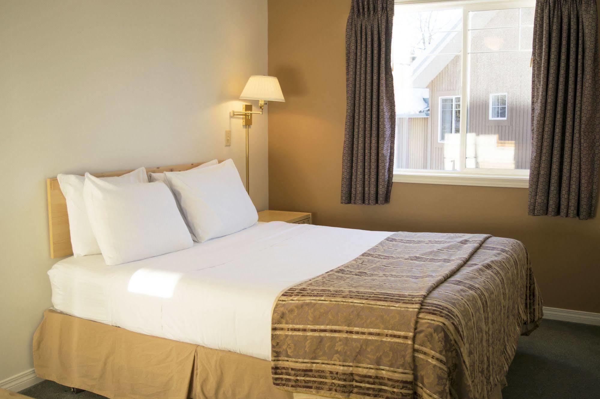 Banff Boundary Lodge Canmore Eksteriør billede